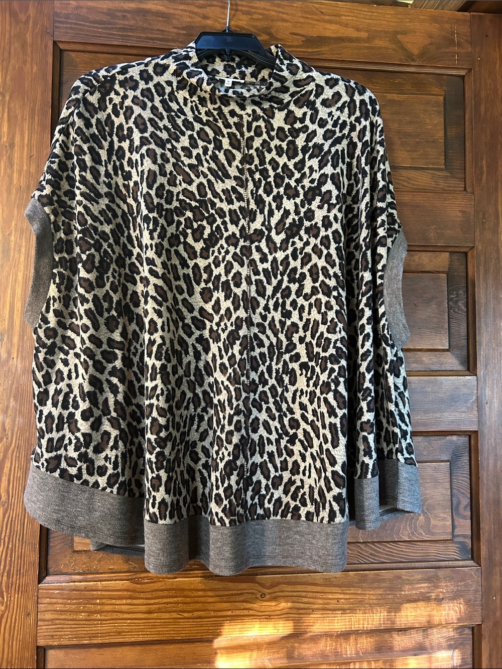 Main Strip Leopard Print Sweatshirt in Taupe and Brown
